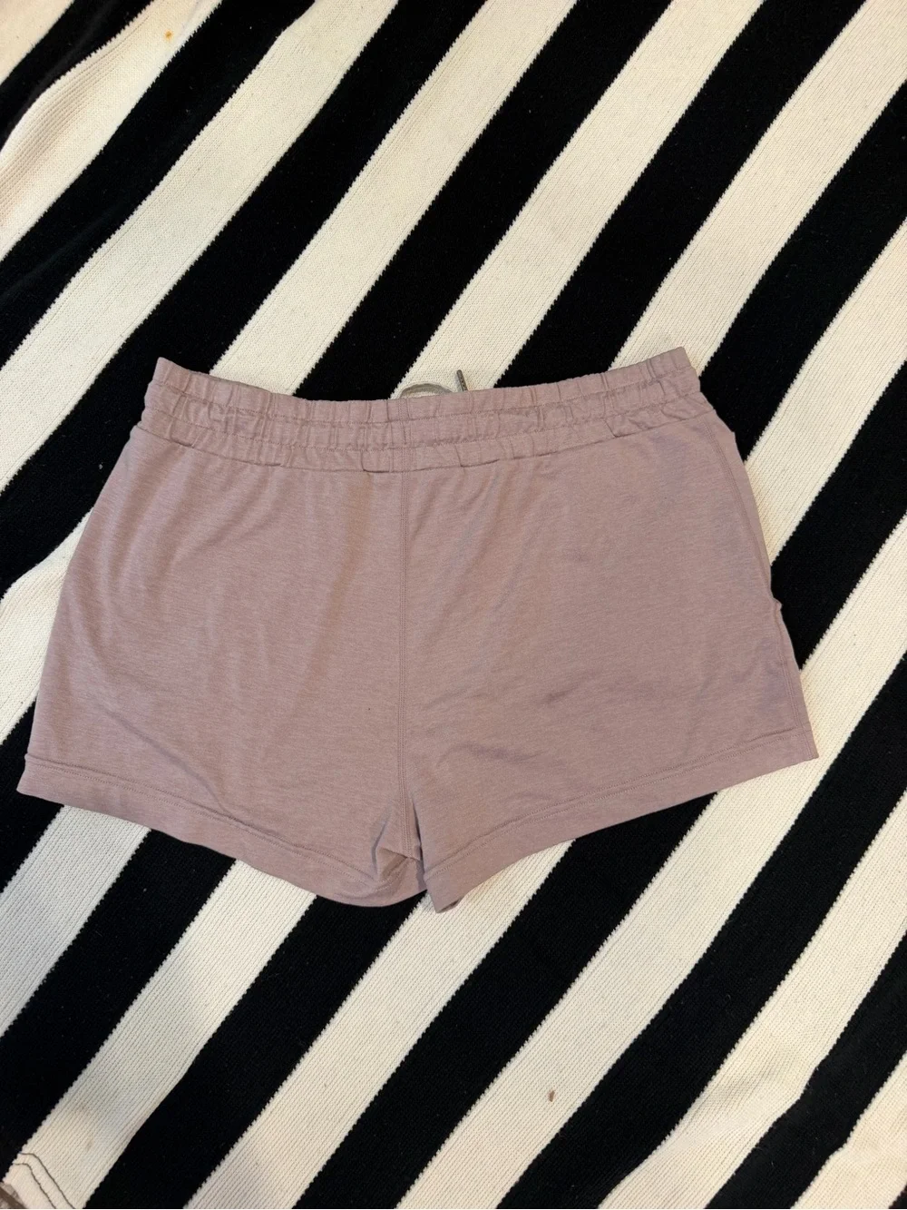 Vuori Halo Performance Shorts Mauve Pink Size Medium